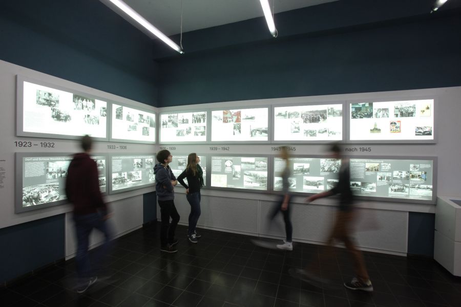 Öffentliche Führung durch die Dauerausstellung „Ideologie und Terror der SS“ am Sonntag, 10. April, in der Wewelsburg (Foto: Oliver Krato © Kreismuseum Wewelsburg)